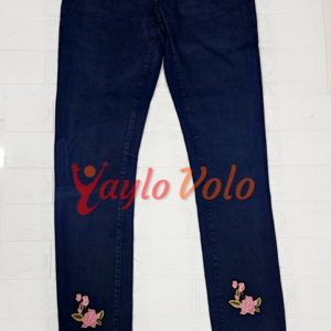 Embroidery Printed Capri Jeans.